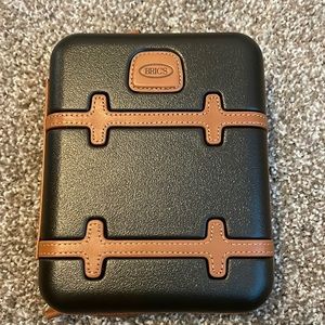 Brics travel case